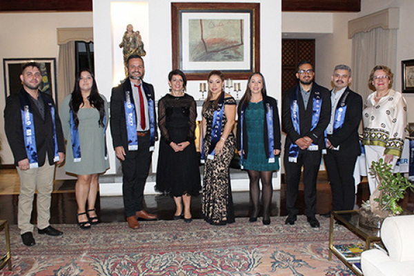 UNINI México celebra la entrega de títulos universitarios de maestría a profesionales en Costa Rica